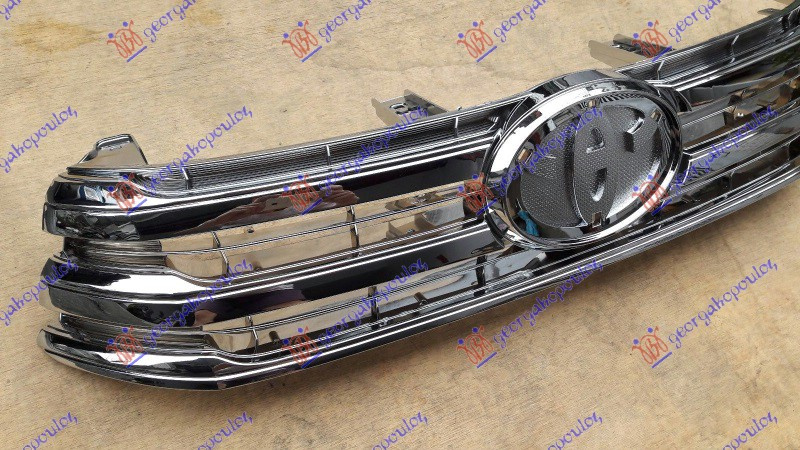 Rešetka kromirana s kromiranim lajsnama